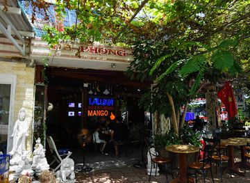 vietnam/da-nang/ngu-hanh-son-district/restaurant/laluna-bar-restaurant
