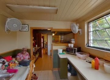 the-bahamas/lucaya/restaurant/martin-s-lunch-service