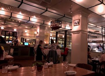 canada/montreal/restaurant/montreal-plaza