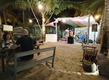 mozambique/inhambane-province/restaurant/dathonga-art-gallery-praia-de-tofo-mozambique