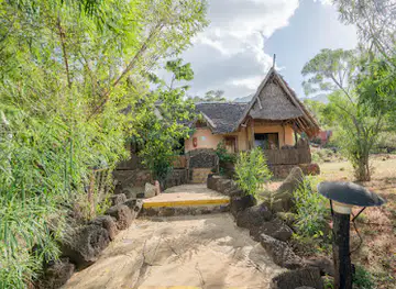 Rhino Valley Lodge