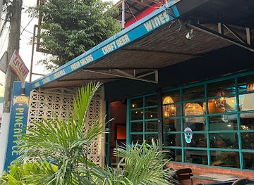 philippines/angeles-city/malabanias/restaurant/pineapple-coast