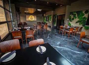 indiana/the-lakes-region/restaurant/gino-s-prime-surf