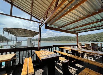 south-africa/sunshine-coast/restaurant/the-sandbar-floating-restaurant