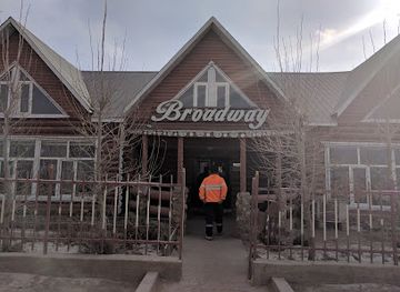 mongolia/gobi-desert/restaurant/broadway