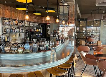 switzerland/zurich/lindenhof/restaurant/rooftop