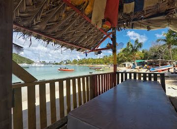 saint-vincent-and-the-grenadines/mayreau/restaurant/black-boy-and-debbie-beach-bar-restauration