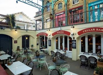 united-kingdom/windsor/restaurant/punch-judy