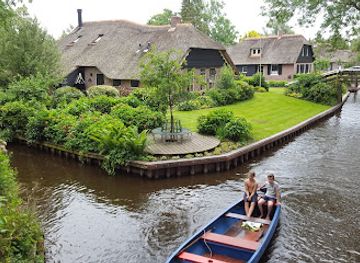 netherlands/giethoorn/restaurant/eetcafe-giethoorn-burgers-grill-indoor-playground-sup-kano-rental