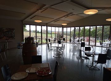 australia/gippsland/restaurant/carrajung-estate