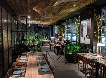 spain/madrid/restaurant/ana-la-santa