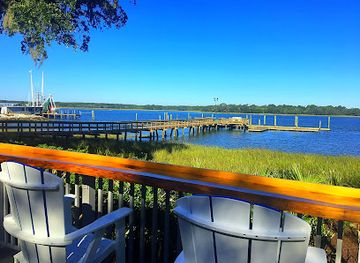 Skull Creek Dockside