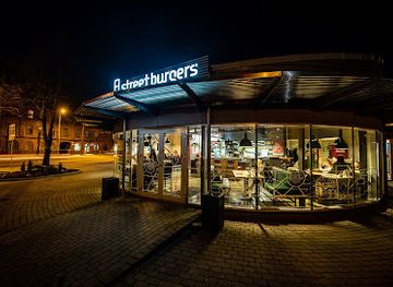latvia/liepaja/restaurant/street-burgers-liepajas-burgernica