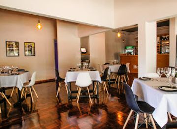 mozambique/maputo-city/restaurant/roadside-bar-e-restaurante