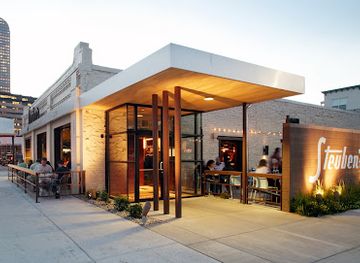 colorado/denver/downtown-denver/restaurant/steuben-s-uptown