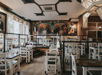 poland/bydgoszcz/restaurant/manekin