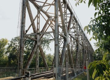 moldova/ungheni-county/restaurant/eiffel-bridge