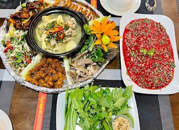 vietnam/buon-ma-thuot/restaurant/am-thuc-huong-rung