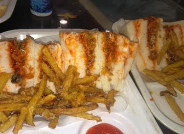 pakistan/lower-sindh/restaurant/eat-me-fast-food-and-pizza