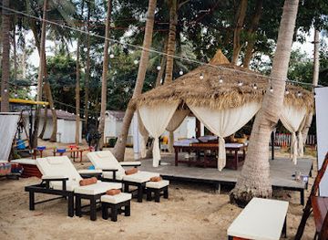 thailand/chumphon/restaurant/to-the-moon-chumphon-food-drink-full-moon-party