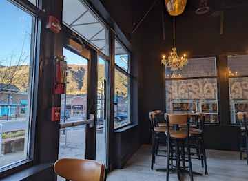 colorado/glenwood-springs/restaurant/underbelly-burger-co