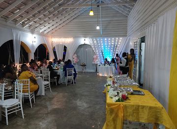 jamaica/runaway-bay-area/restaurant/a-mi-fi-tell-yuh-lounge-grill