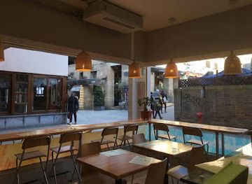 belgium/louvain-la-neuve/restaurant/les-baguettes-d-or