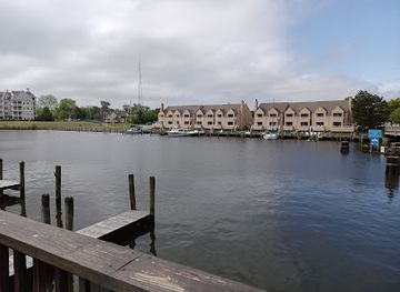 maryland/chesapeake-and-ohio-canal-national-historical-park/restaurant/portside-seafood-restaurant