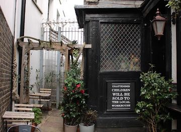 united-kingdom/london/restaurant/the-black-dog-pub-company