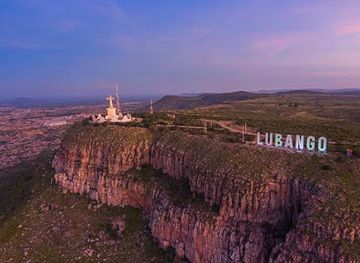 angola/tundavala-gap/restaurant/christ-the-king-statue