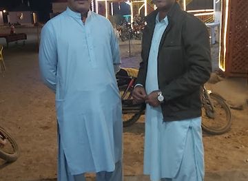 pakistan/upper-sindh/restaurant/shehenshah-restaurant-prop-younis-sillro