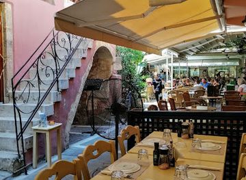 greece/rethymno/restaurant/to-parastratima