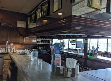 new-york/ithaca/restaurant/kelly-s-dockside-cafe