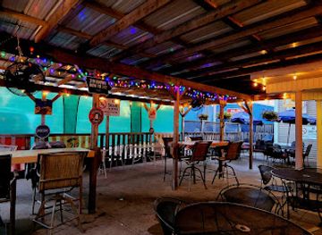 iowa/cedar-rapids/restaurant/the-village-tap