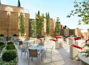 azerbaijan/baku/flame-towers/restaurant/nur-lounge