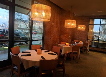 north-carolina/mooresville/restaurant/table-31