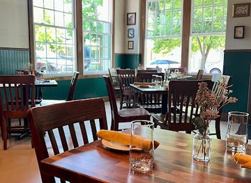 michigan/saugatuck/restaurant/duck-alley