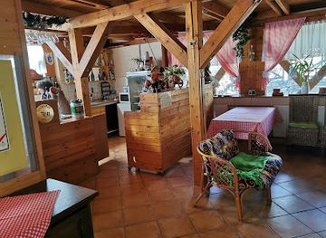 hungary/vac/restaurant/teraszkilato-es-erdei-piheno