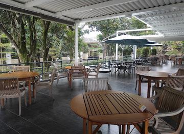 indonesia/bandung/ciumbuleuit/restaurant/maxi-s-resto