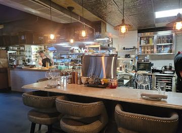 virginia/arlington/restaurant/green-pig-bistro