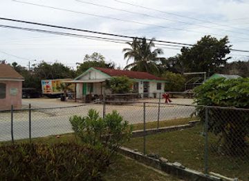 the-bahamas/eleuthera/restaurant/d-j-restaurant-and-bar