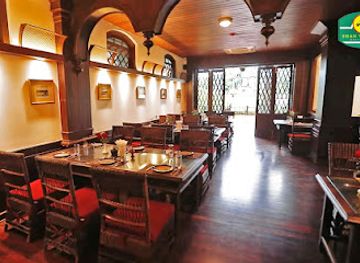 myanmar-burma/yangon/bahan/restaurant/shan-yoe-yar-restaurant-manaw-hari