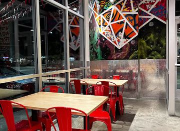 illinois/champaign/restaurant/dave-s-hot-chicken