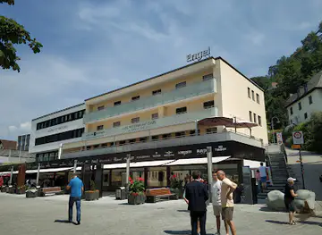 Cafe Restaurant Engel Asian & Local