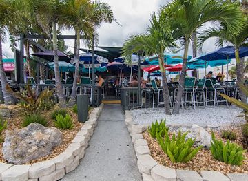 florida/treasure-coast/restaurant/ricky-t-s-bar-grille