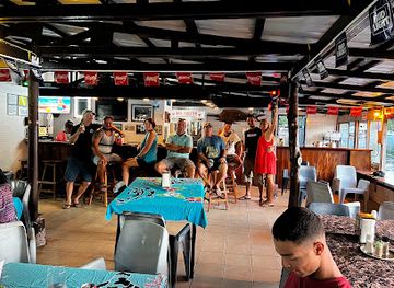 palau/ngatpang/restaurant/bottom-time-bar-and-grill