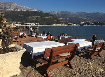 montenegro/budva/restaurant/restaurant-porto