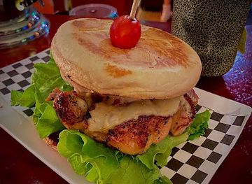 vietnam/ha-long/restaurant/the-icon-burger-zebra-bar