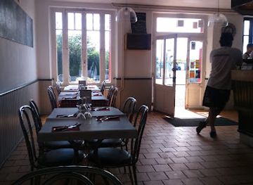 france/auvergne/restaurant/au-petit-bouchon