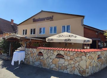 hungary/southern-great-plain/restaurant/ujhartyani-gyorkos-vendeglo-es-lakodalmas-haz